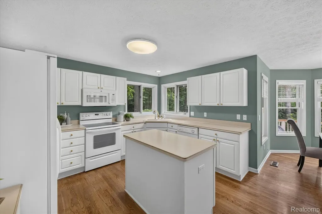 5079 Pinewood Drive Genoa Township MI 48116