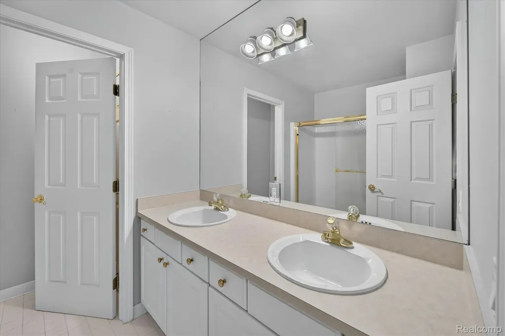 5079 Pinewood Drive Genoa Township MI 48116