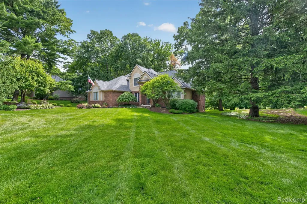 5079 Pinewood Drive Genoa Township MI 48116