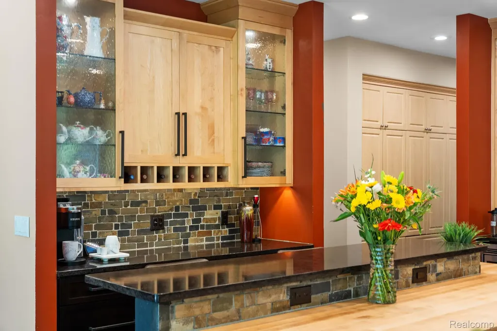 1137 S Tennyson Drive Milford Village MI 48381