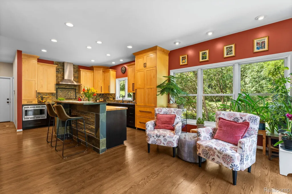 1137 S Tennyson Drive Milford Village MI 48381