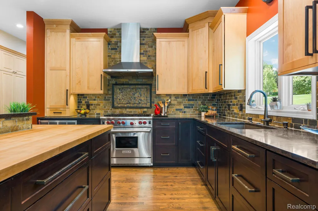 1137 S Tennyson Drive Milford Village MI 48381