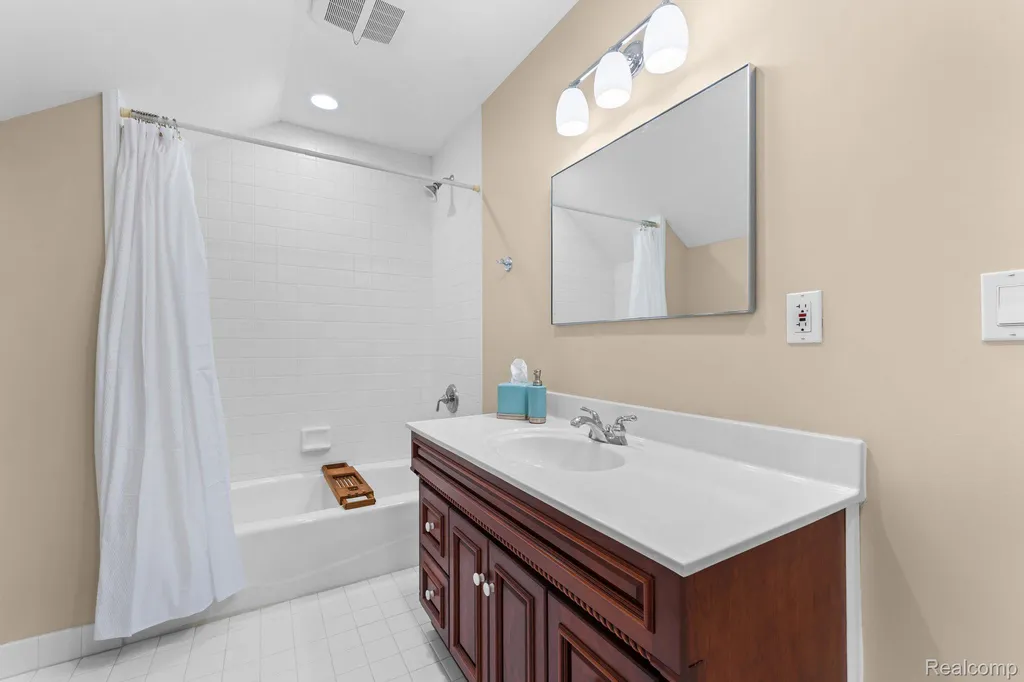 1137 S Tennyson Drive Milford Village MI 48381