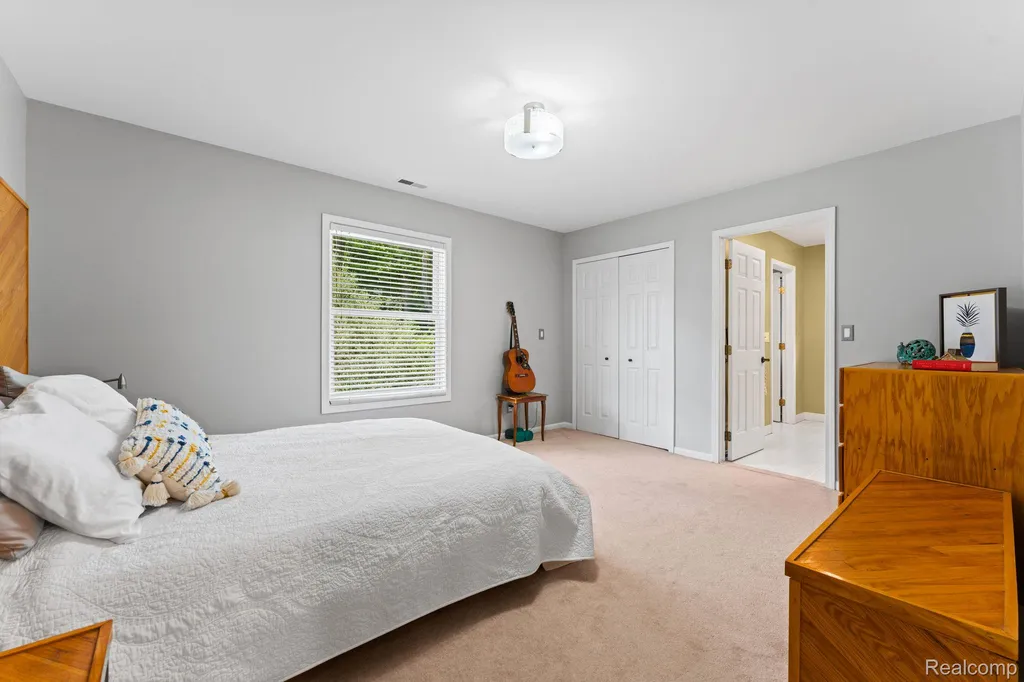 1137 S Tennyson Drive Milford Village MI 48381