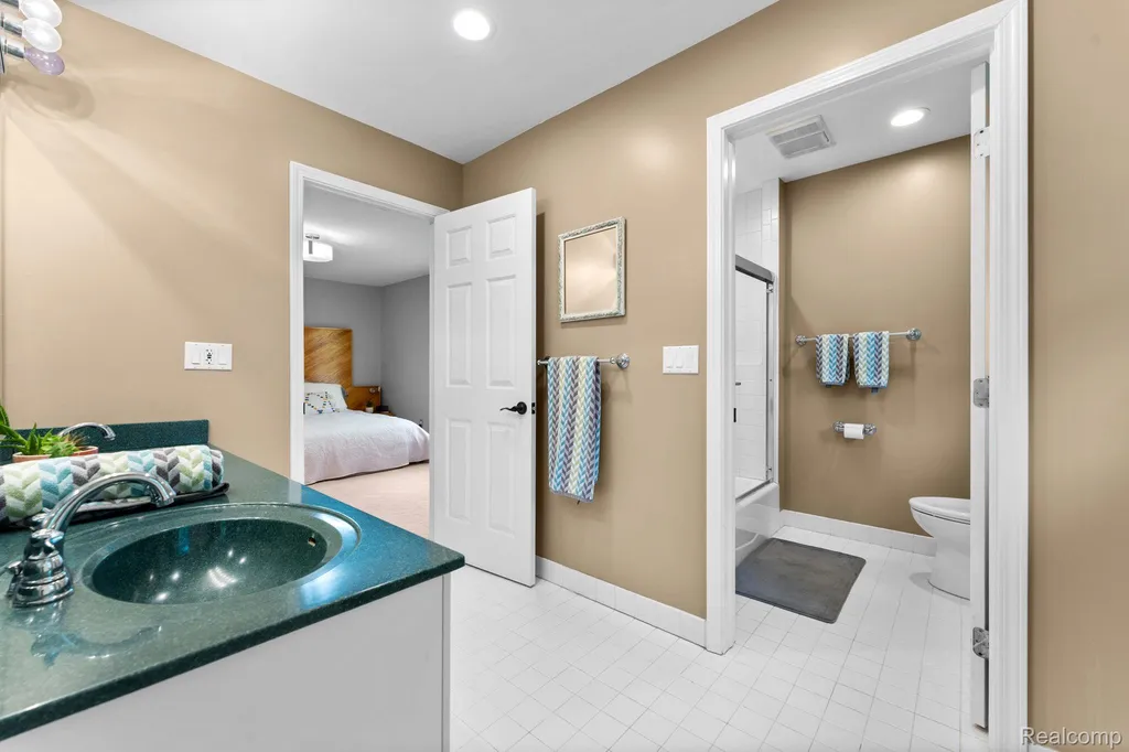 1137 S Tennyson Drive Milford Village MI 48381