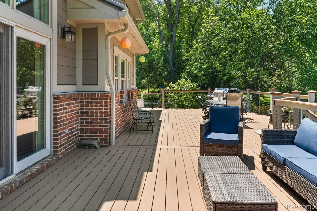 1137 S Tennyson Drive Milford Village MI 48381