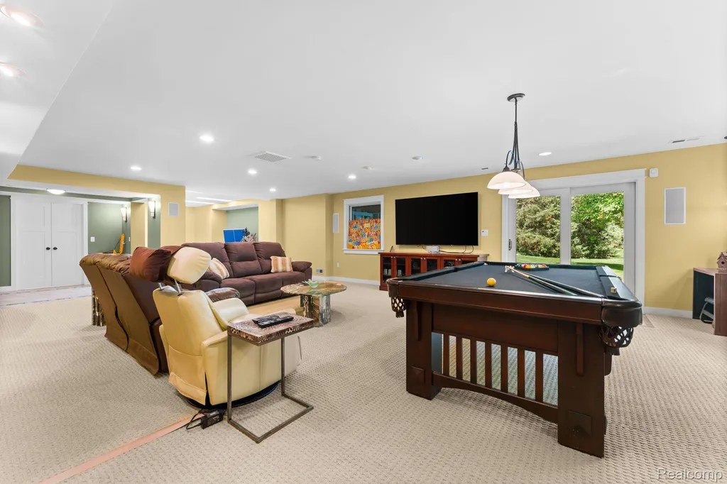 1137 S Tennyson Drive Milford Village MI 48381