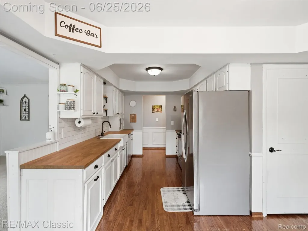 17236 Carol Street Livonia City MI 48152