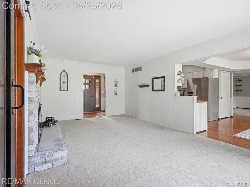 17236 Carol Street Livonia City MI 48152