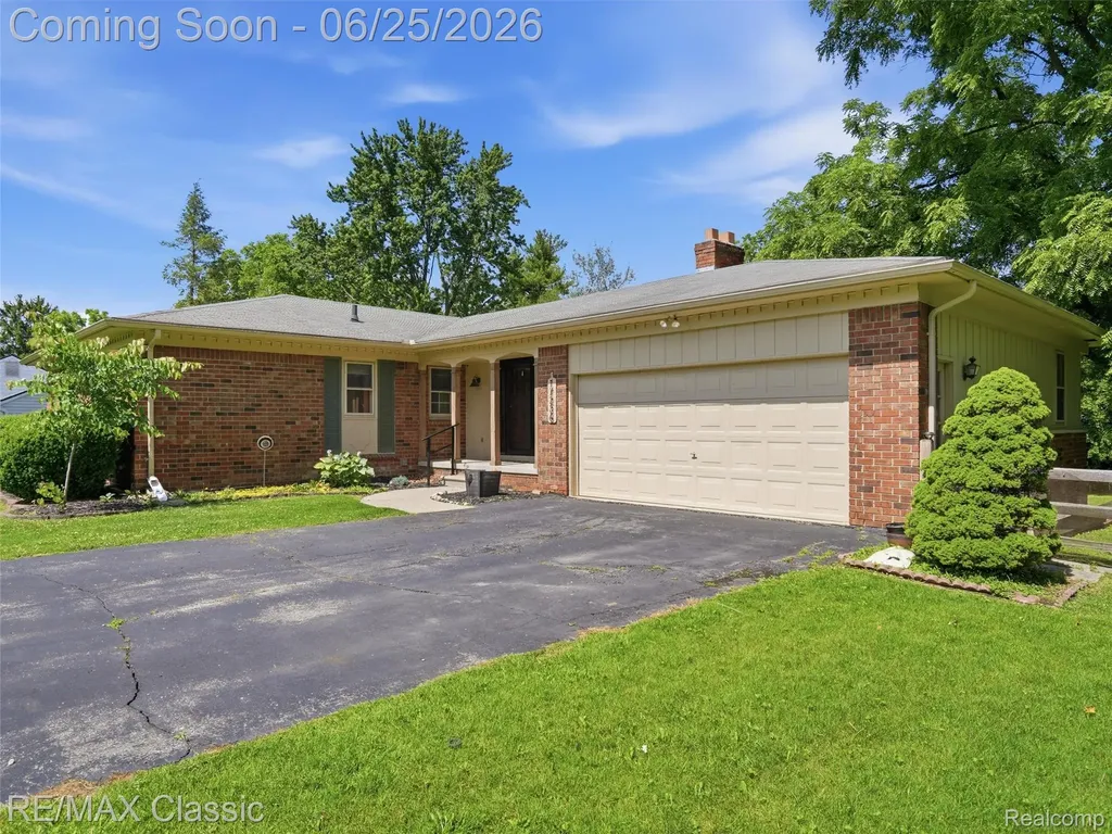 17236 Carol Street Livonia City MI 48152
