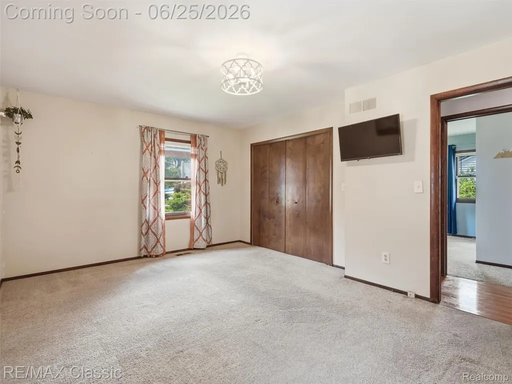 17236 Carol Street Livonia City MI 48152