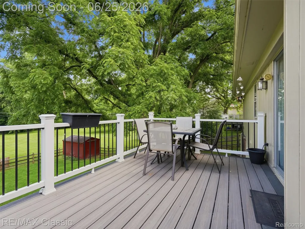 17236 Carol Street Livonia City MI 48152