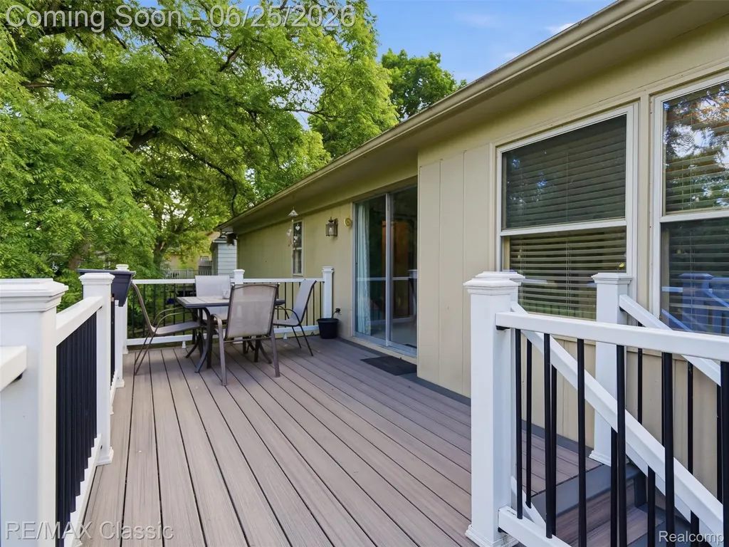 17236 Carol Street Livonia City MI 48152