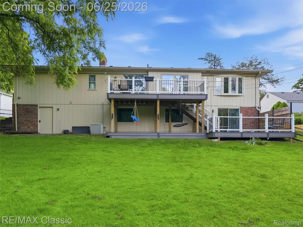 17236 Carol Street Livonia City MI 48152