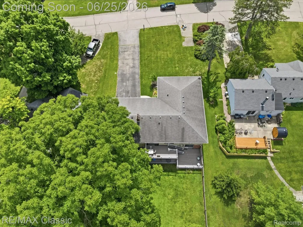 17236 Carol Street Livonia City MI 48152