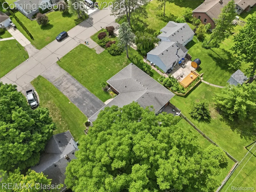 17236 Carol Street Livonia City MI 48152