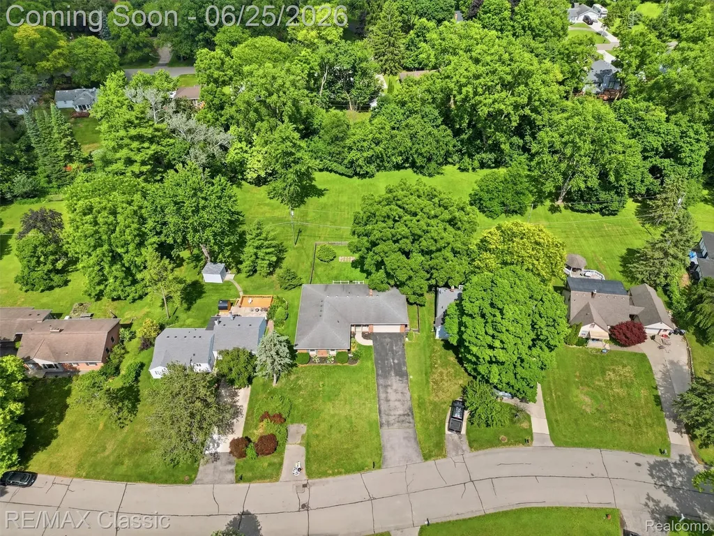 17236 Carol Street Livonia City MI 48152
