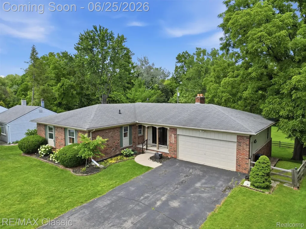 17236 Carol Street Livonia City MI 48152