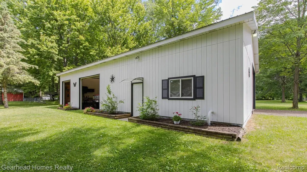12364 Morrish Road Montrose Charter Township MI 48420