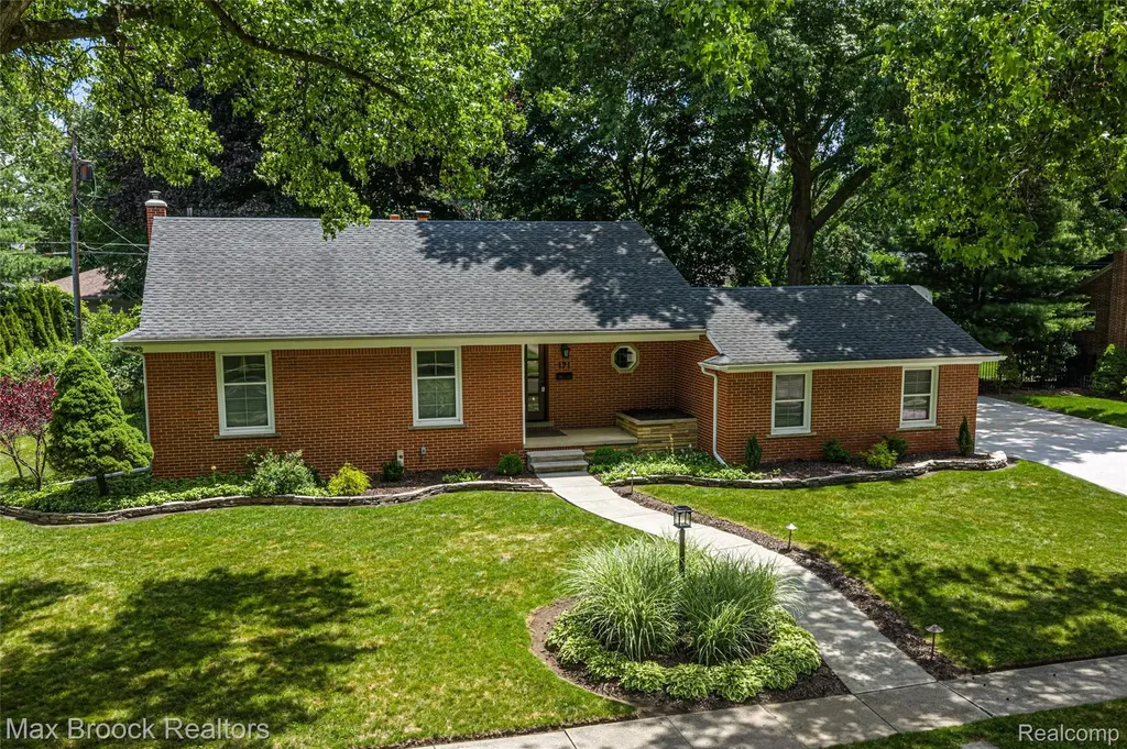 171 S Glengarry Road Bloomfield Hills City MI 48301