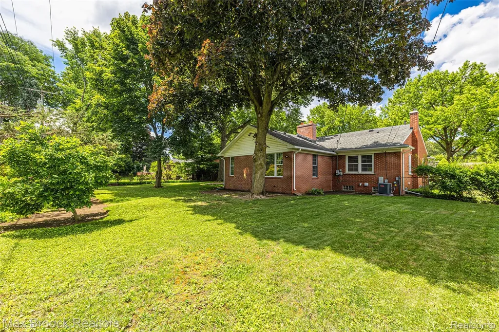 171 S Glengarry Road Bloomfield Hills City MI 48301