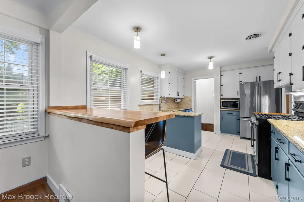 171 S Glengarry Road Bloomfield Hills City MI 48301