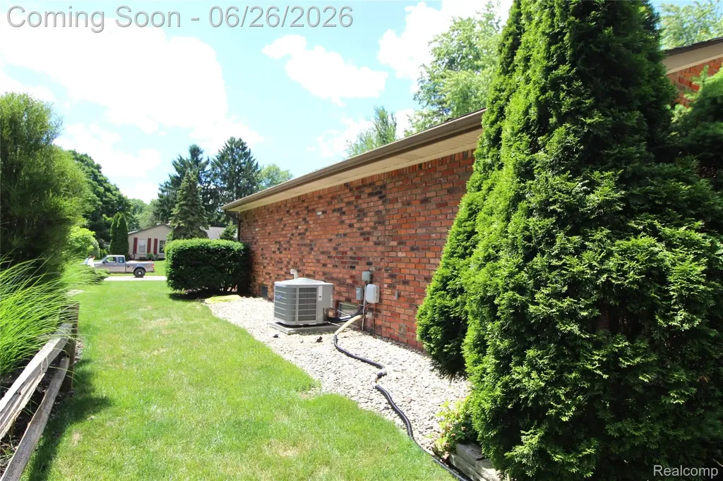 41784 Ladywood Drive Northville Township MI 48168