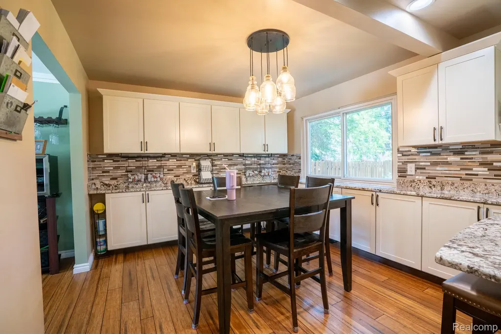 1552 Glen Lane Trenton City MI 48183