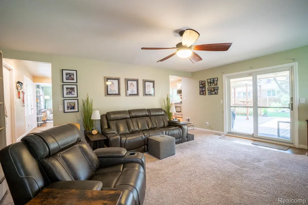 1552 Glen Lane Trenton City MI 48183