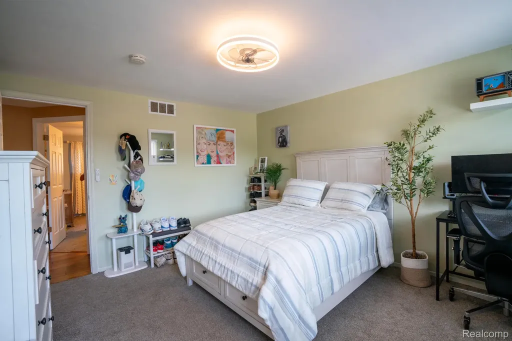 1552 Glen Lane Trenton City MI 48183