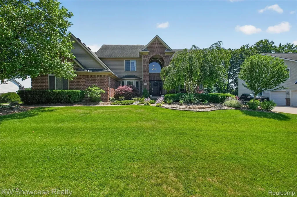 8265 Eastway Drive White Lake Charter Township MI 48386