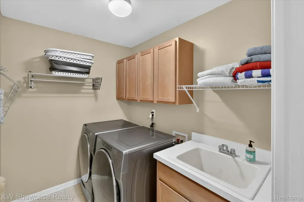 8265 Eastway Drive White Lake Charter Township MI 48386