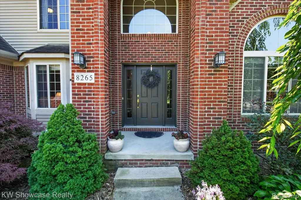 8265 Eastway Drive White Lake Charter Township MI 48386