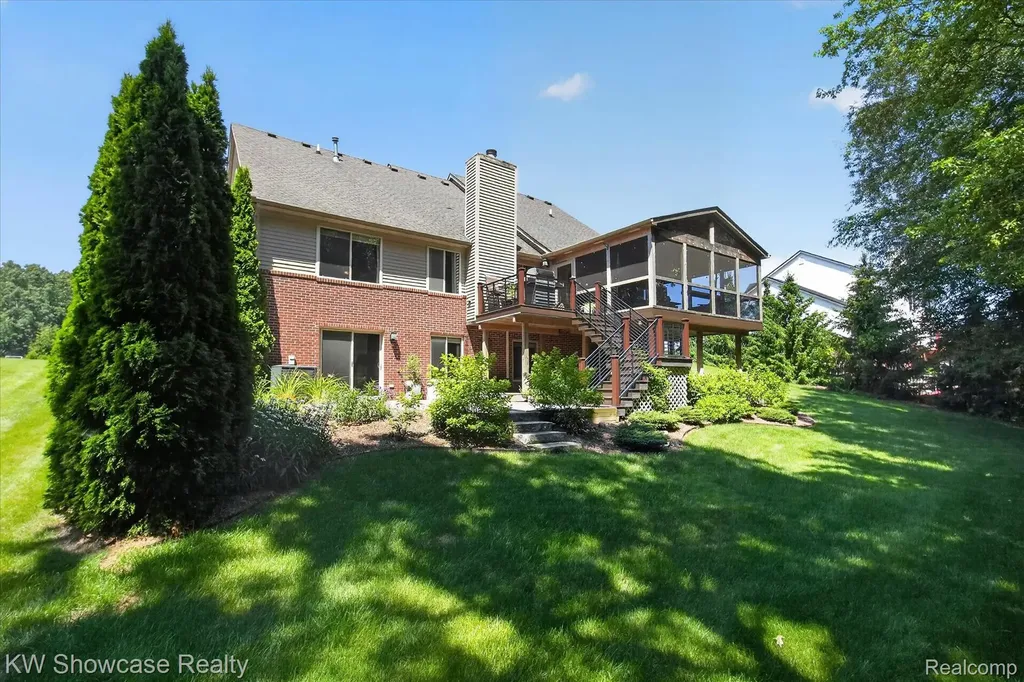 8265 Eastway Drive White Lake Charter Township MI 48386