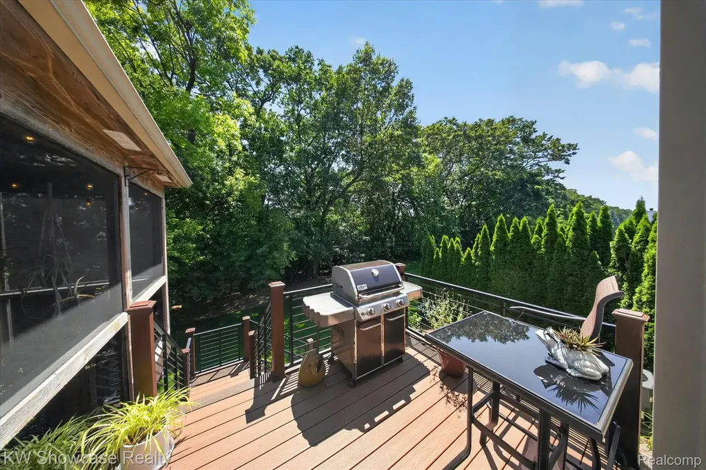 8265 Eastway Drive White Lake Charter Township MI 48386