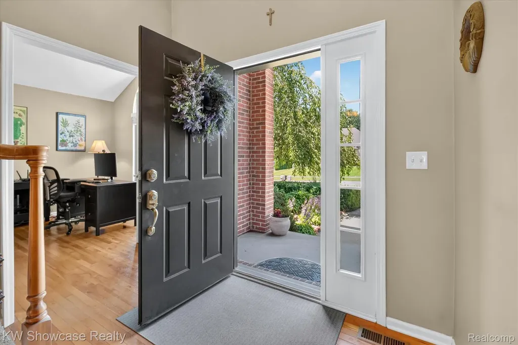 8265 Eastway Drive White Lake Charter Township MI 48386