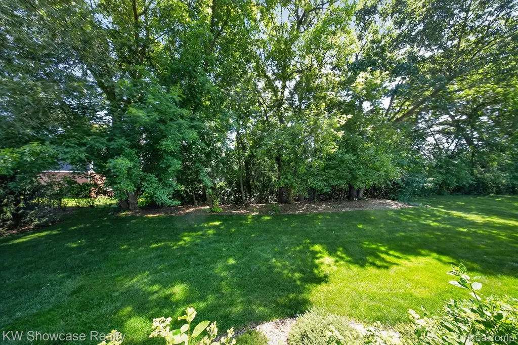 8265 Eastway Drive White Lake Charter Township MI 48386