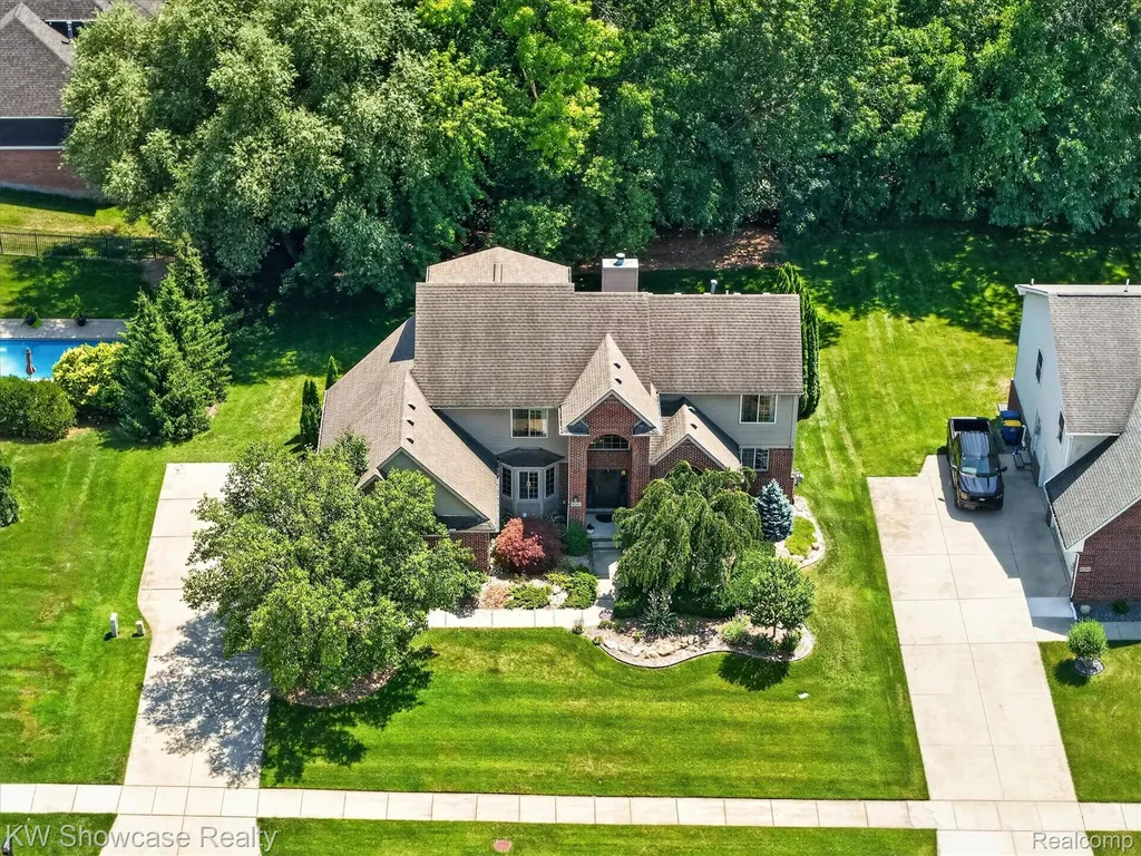 8265 Eastway Drive White Lake Charter Township MI 48386