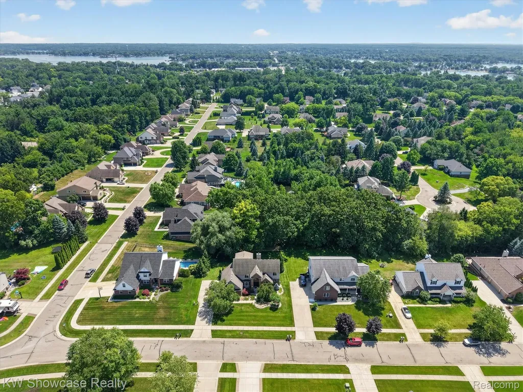 8265 Eastway Drive White Lake Charter Township MI 48386