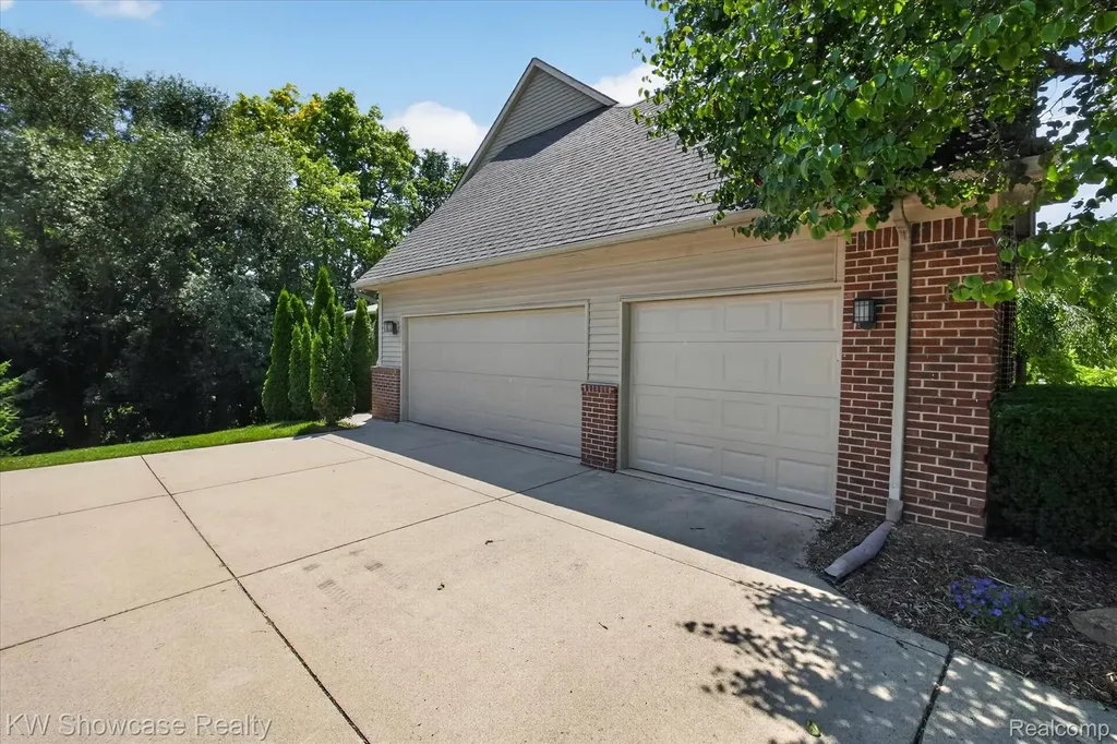 8265 Eastway Drive White Lake Charter Township MI 48386