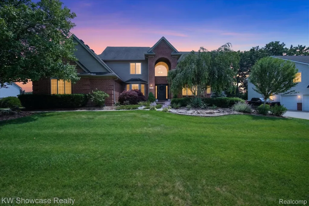 8265 Eastway Drive White Lake Charter Township MI 48386