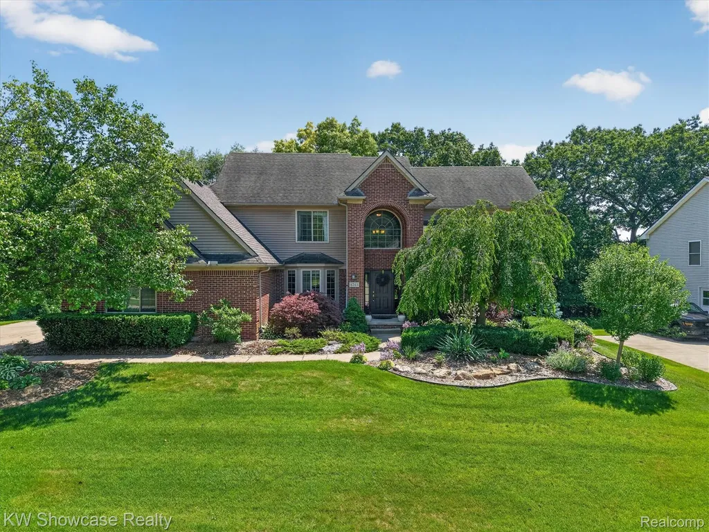 8265 Eastway Drive White Lake Charter Township MI 48386