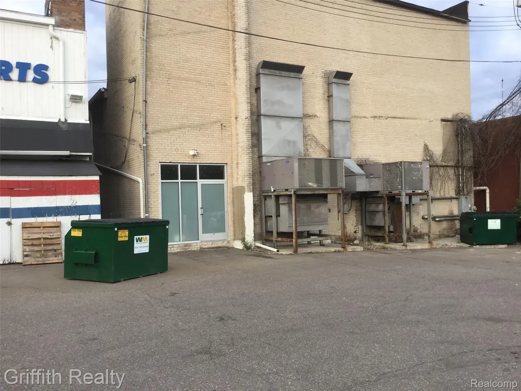 315 E Grand River Avenue Howell City MI 48843