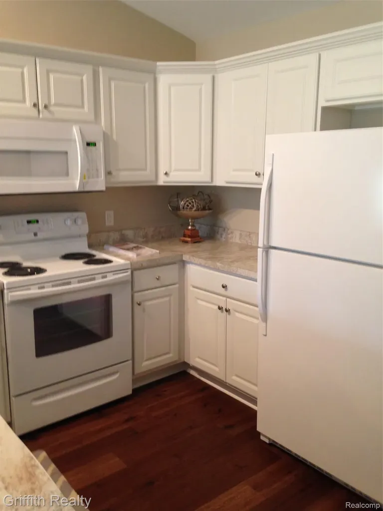 315 E Grand River Avenue Howell City MI 48843