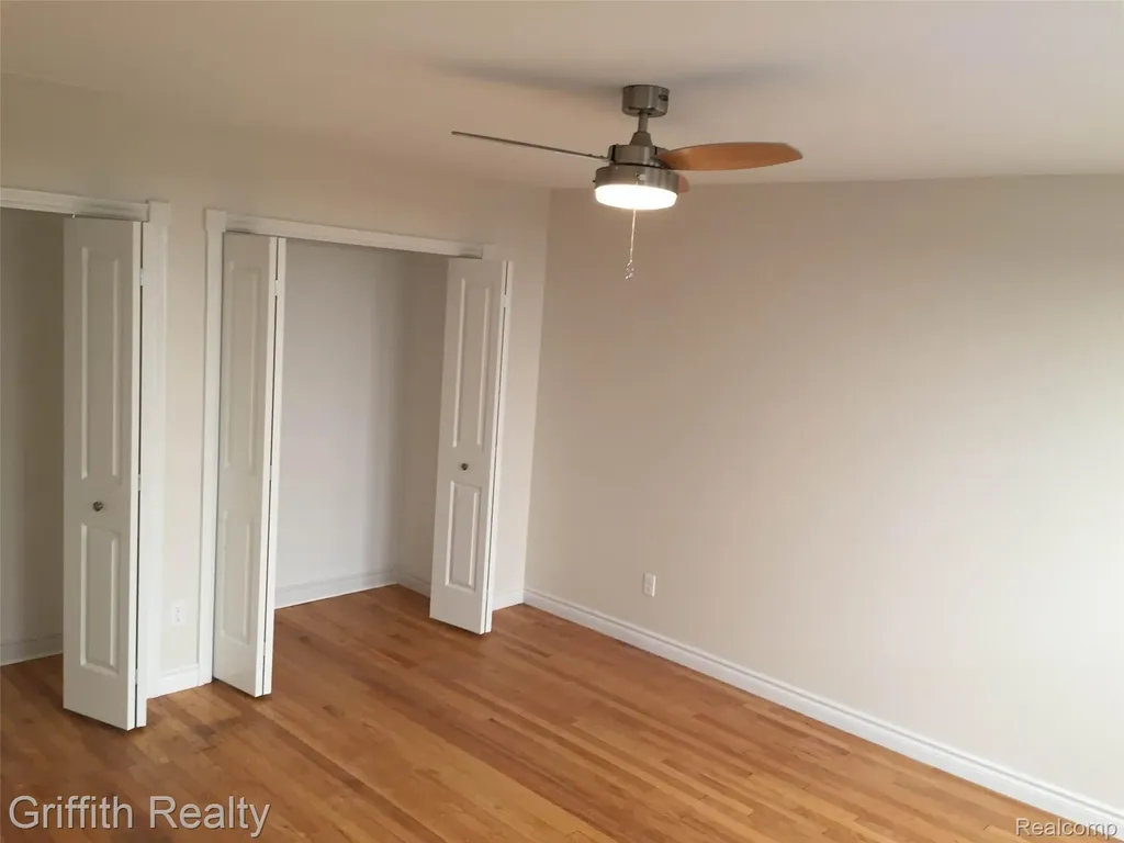 315 E Grand River Avenue Howell City MI 48843