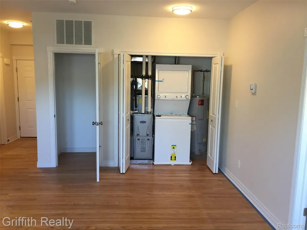 315 E Grand River Avenue Howell City MI 48843