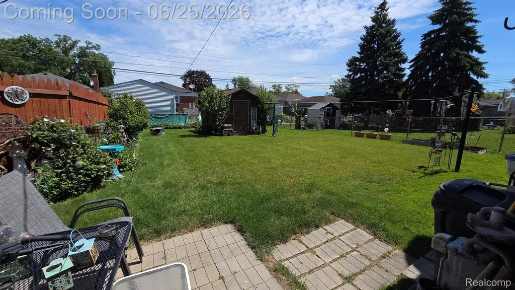 742 Mayflower Avenue Lincoln Park City MI 48146