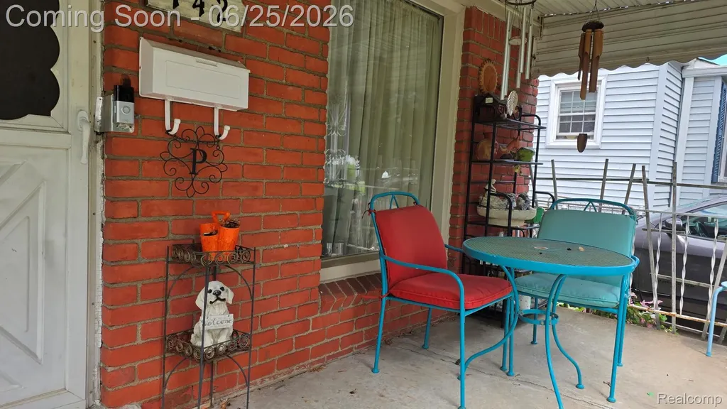 742 Mayflower Avenue Lincoln Park City MI 48146