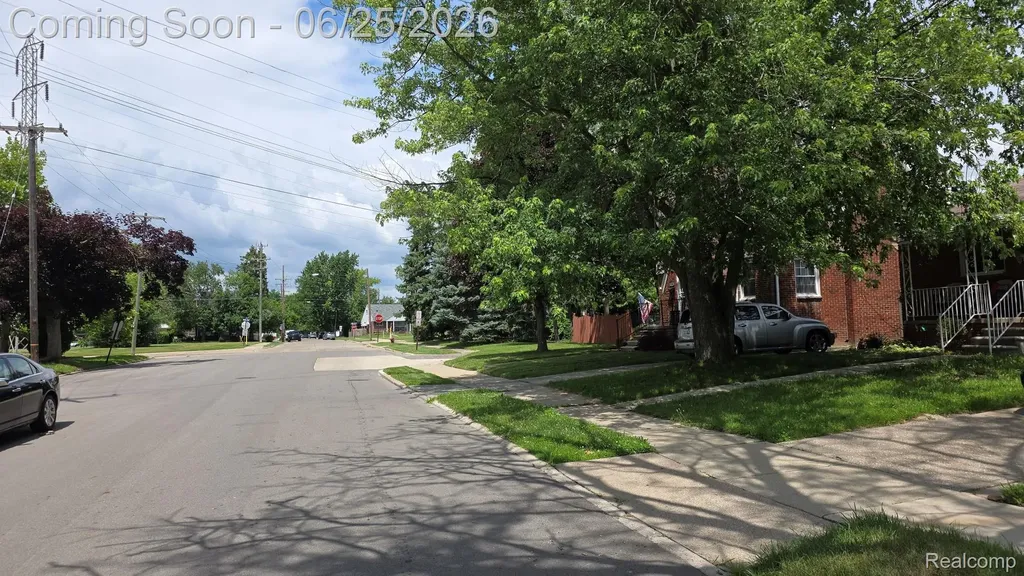 742 Mayflower Avenue Lincoln Park City MI 48146