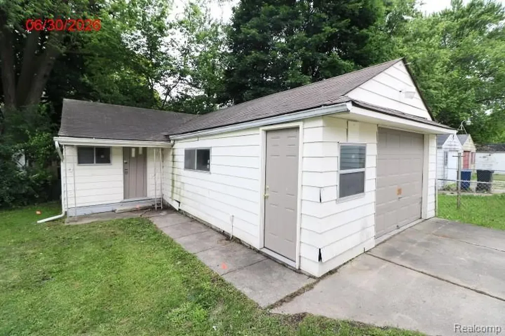 2430 Kentucky Avenue Flint City MI 48506